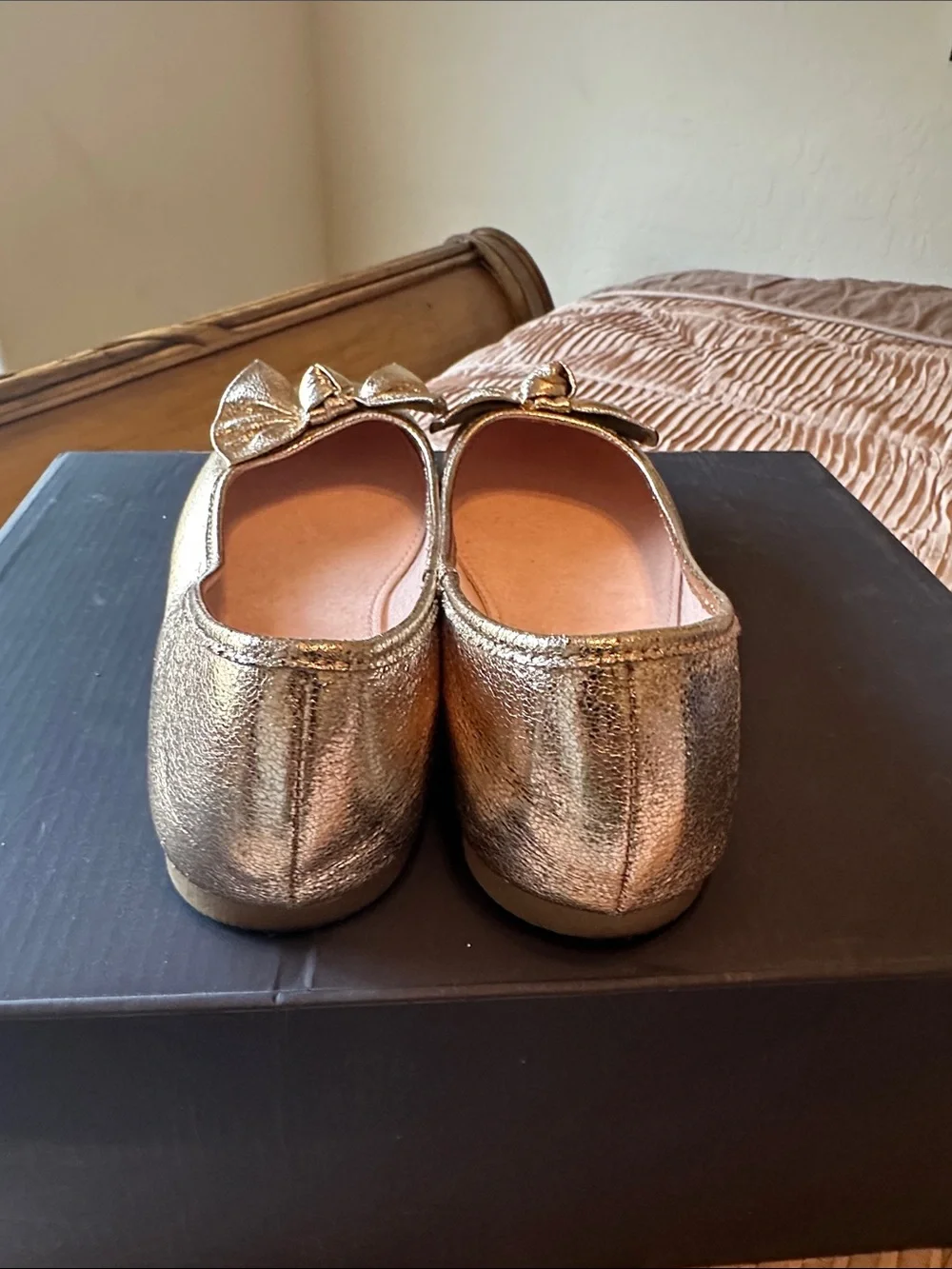 Cynthia Rowley Girls Metallic Gold Bow Flats